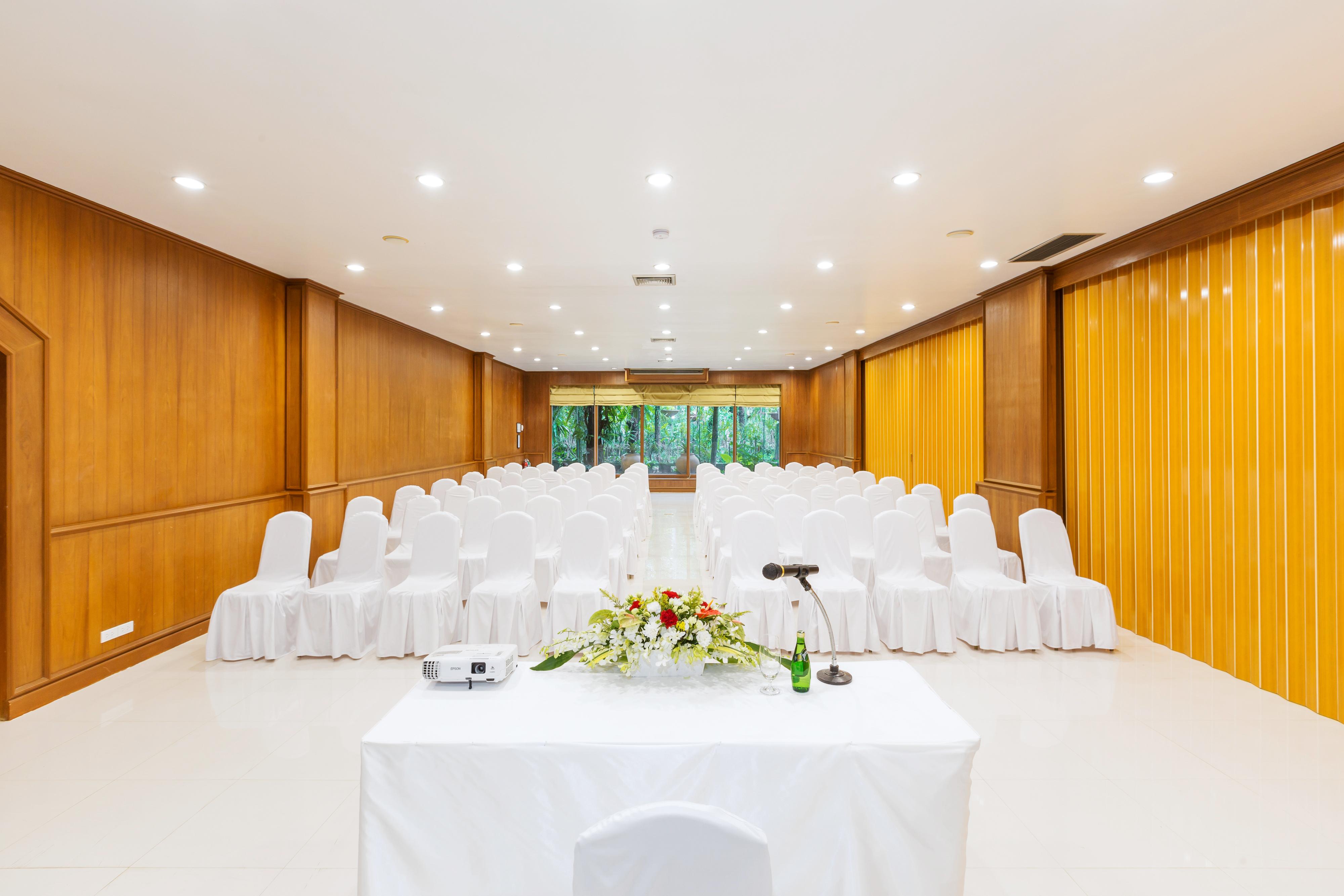 Thavorn Beach Village Resort & Spa Phuket Kamala Beach Exterior foto Meeting room at the hotel