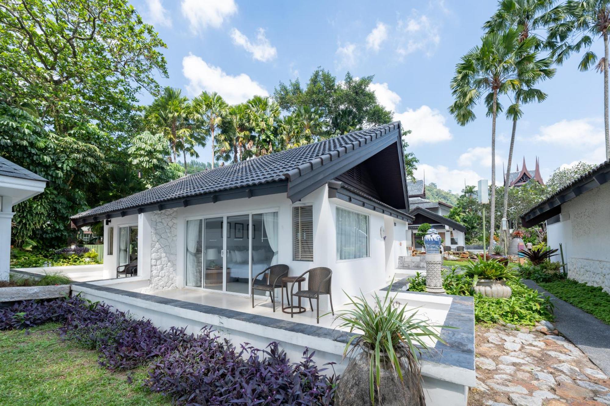 Thavorn Beach Village Resort & Spa Phuket Kamala Beach Exterior foto A typical bungalow at the resort