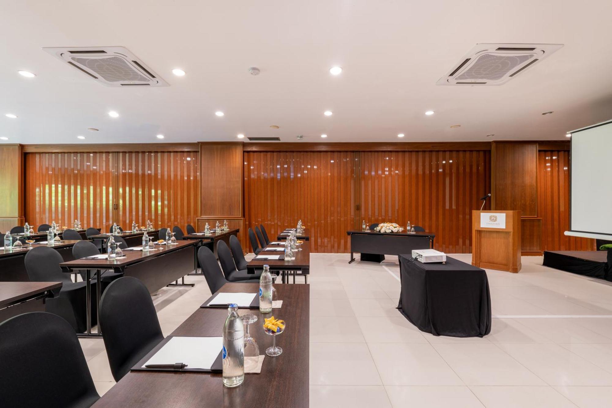Thavorn Beach Village Resort & Spa Phuket Kamala Beach Exterior foto Meeting room