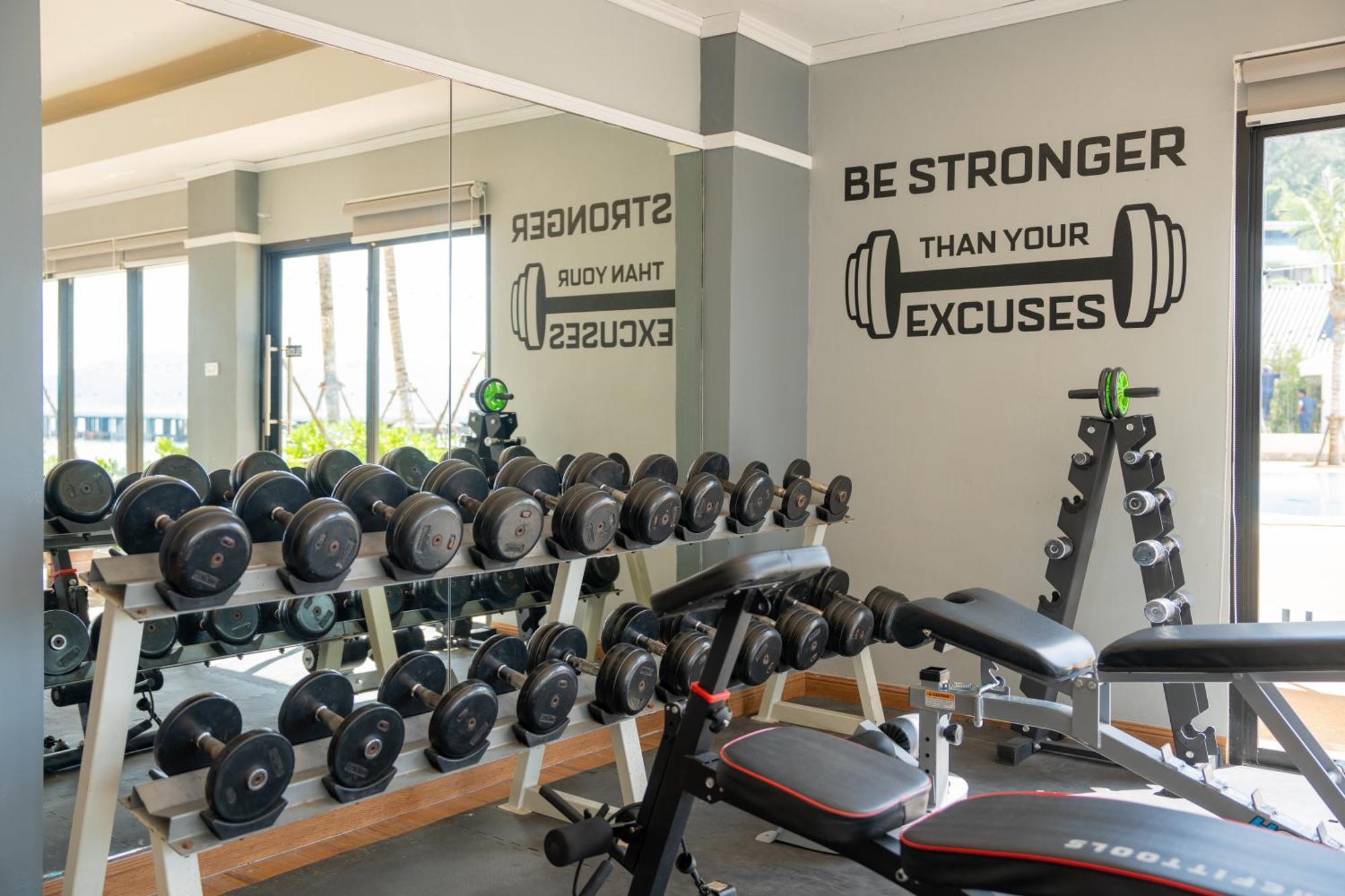 Thavorn Beach Village Resort & Spa Phuket Kamala Beach Exterior foto A gym in Bangkok, Thailand