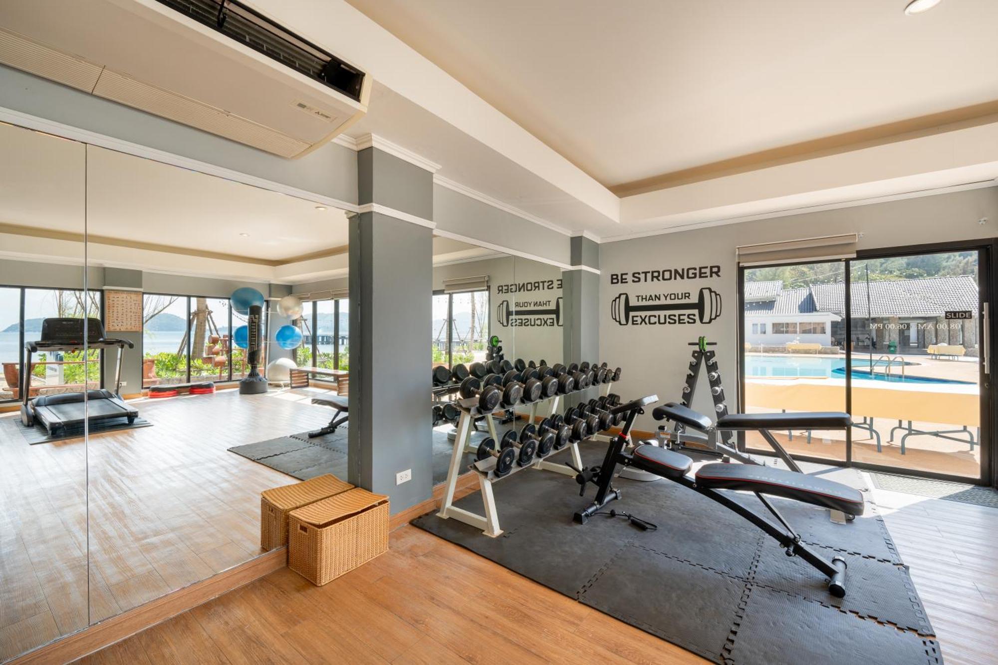 Thavorn Beach Village Resort & Spa Phuket Kamala Beach Exterior foto The gym at the hotel