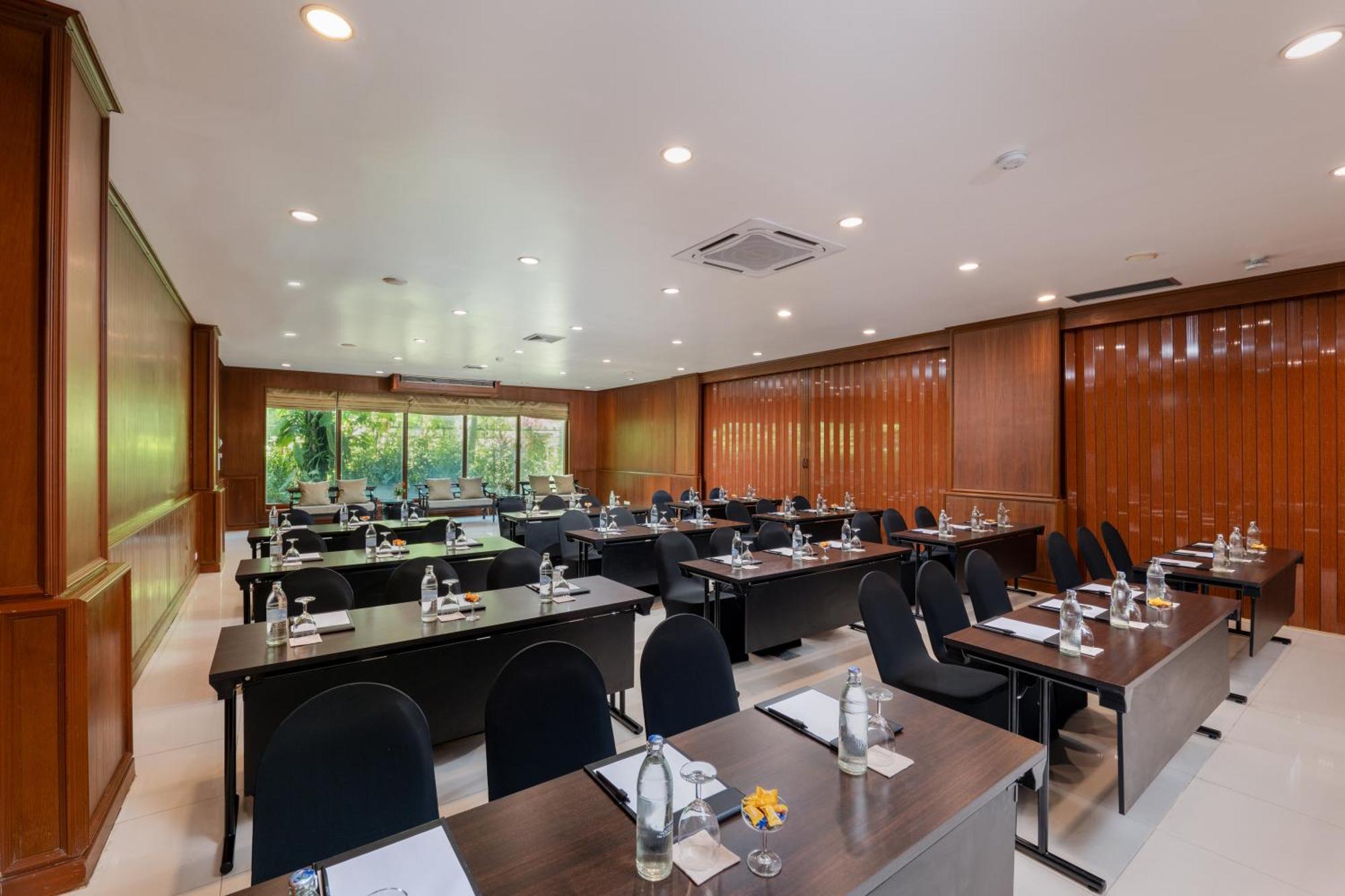 Thavorn Beach Village Resort & Spa Phuket Kamala Beach Exterior foto Meeting room