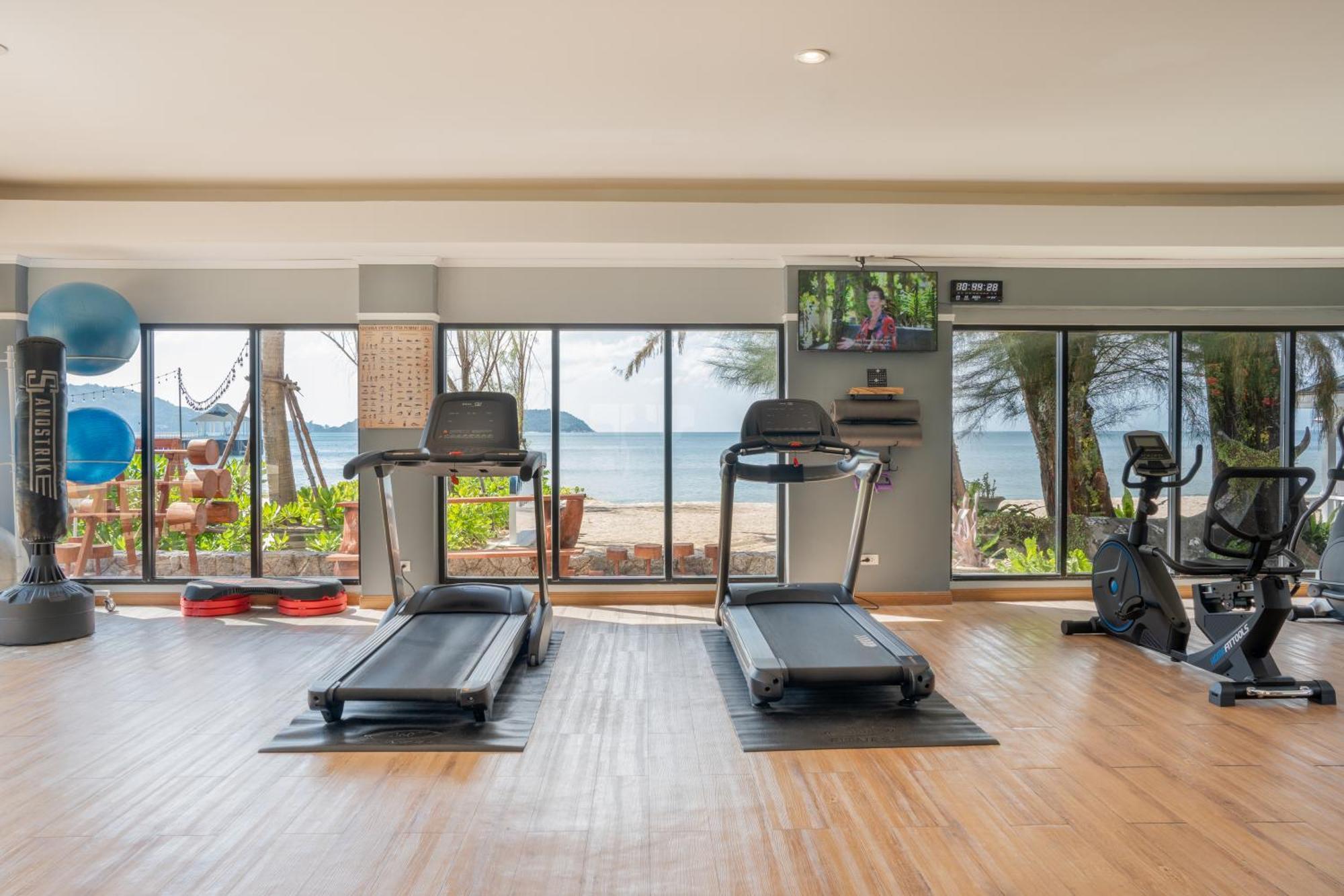 Thavorn Beach Village Resort & Spa Phuket Kamala Beach Exterior foto The gym at the resort