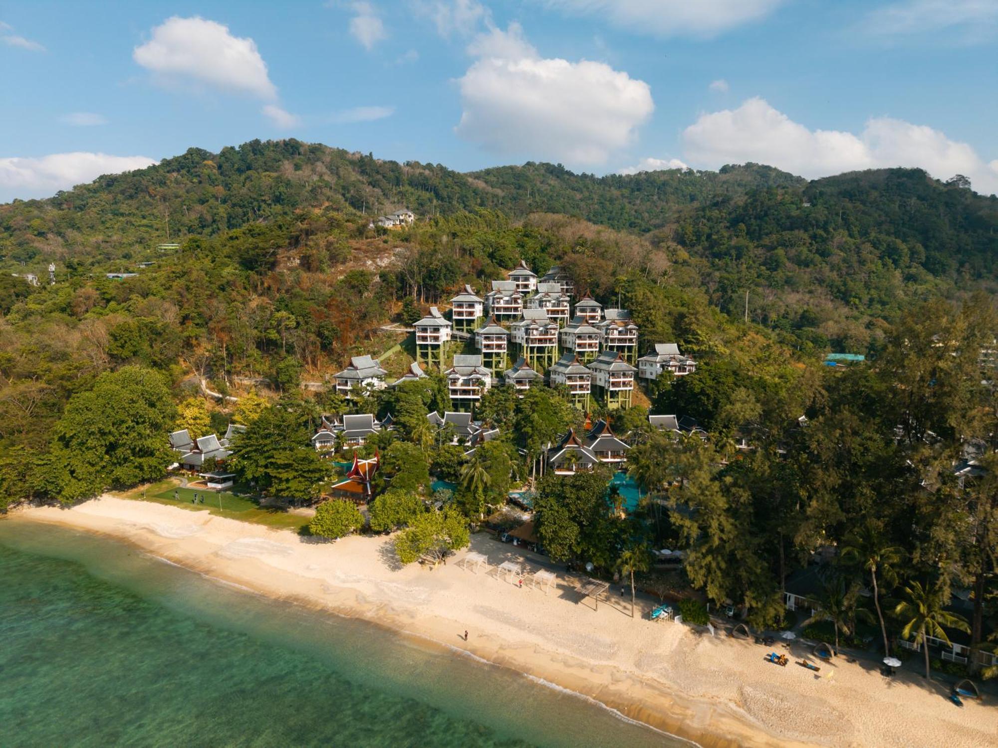 Thavorn Beach Village Resort & Spa Phuket Kamala Beach Exterior foto Aerial view of the resort