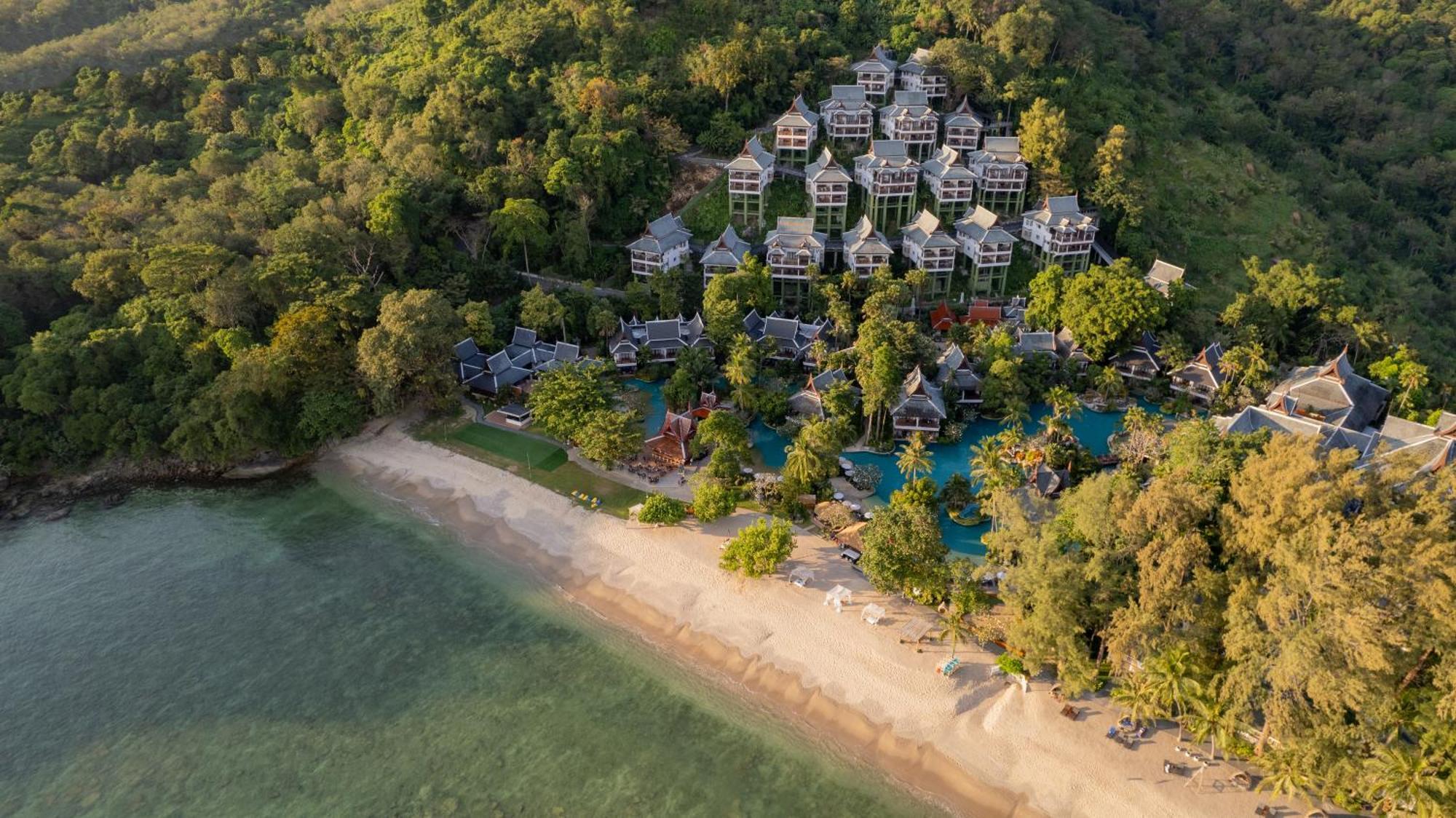 Thavorn Beach Village Resort & Spa Phuket Kamala Beach Exterior foto Aerial view of the resort
