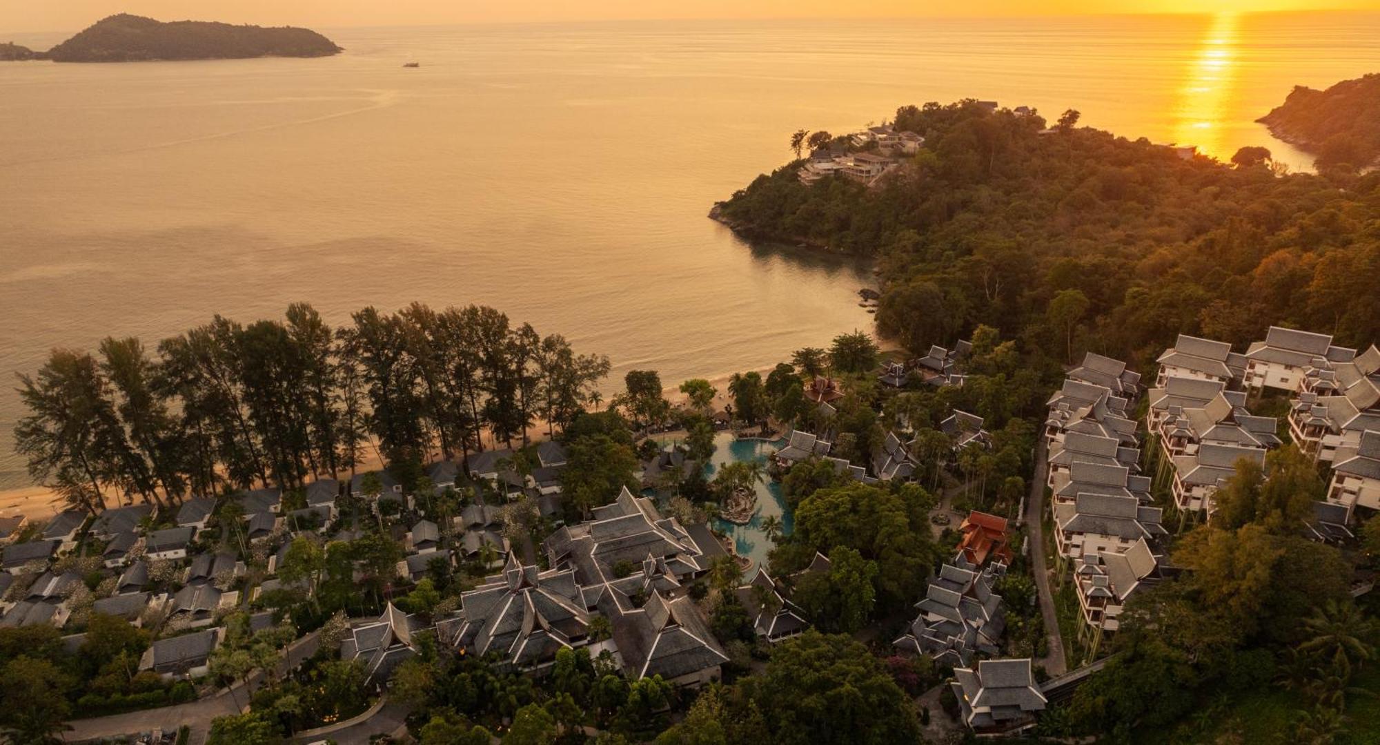 Thavorn Beach Village Resort & Spa Phuket Kamala Beach Exterior foto View of the resort